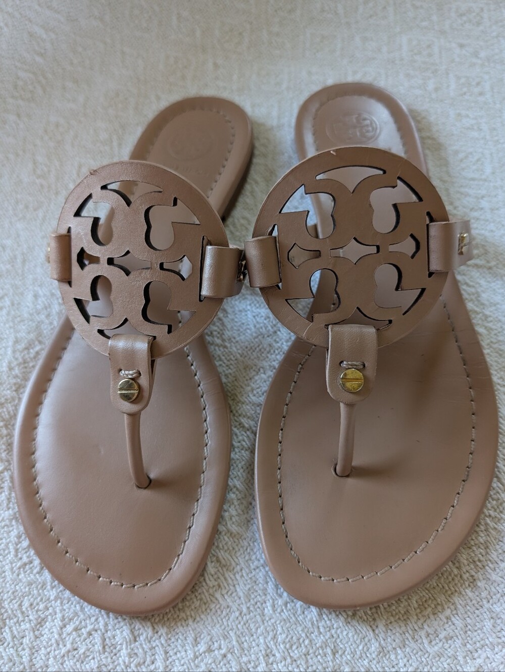 Tory Burch Miller Calf Leather Light Make-up Beige Nude Thong Sandals Womens 6.5
